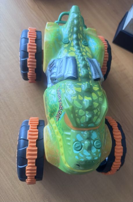 Автомобиль на радиоуправлении Hot Wheels Monster Trucks