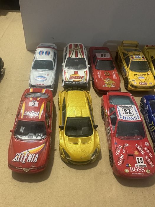 Miniaturas da burago escala 1:43