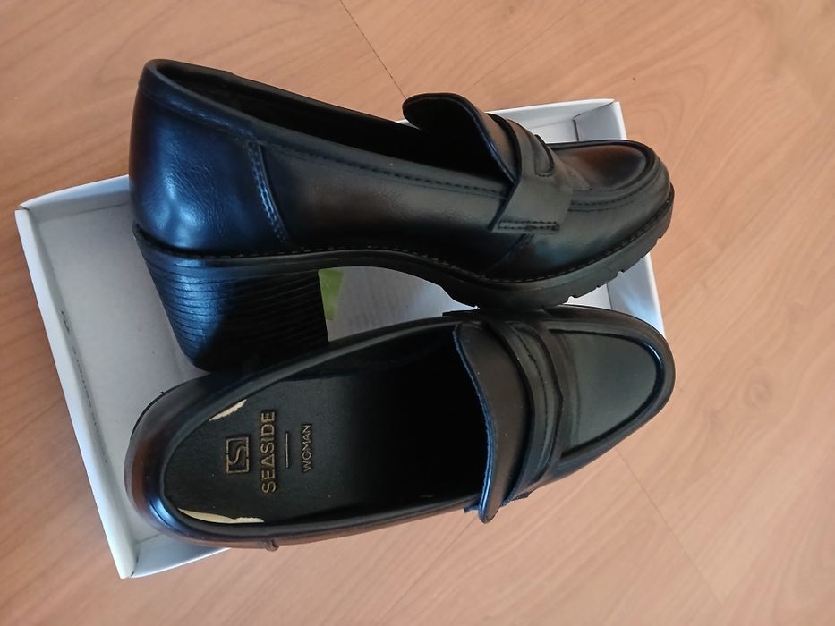 Sapatos pretos  marca Seaside