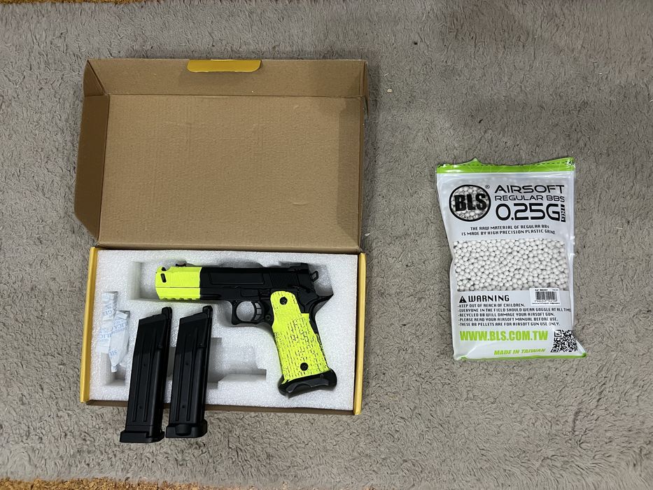 Arma de Airsoft com tudo incluido