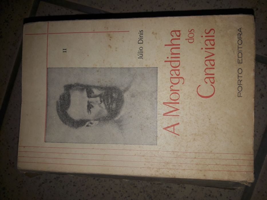 Centenas de livros variados