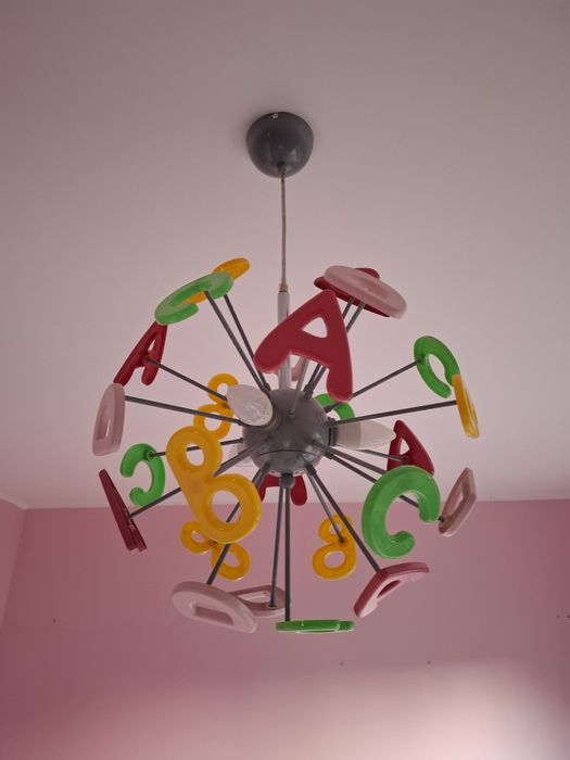 Lampa do pokoju dziecięcego