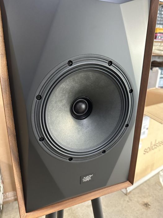 MoFi Sourcepoint 8 - коаксіальна HI-FI акустика