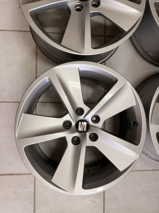 Jantes 17” 5x112 originais Seat Leon Altea vw golf caddy audi a3