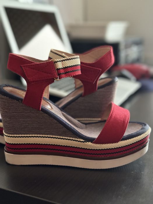 Sandália nova tamanho 38