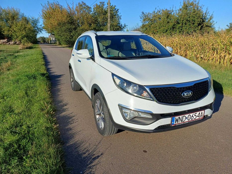 Kia Sportage 2015 rok 1.7 Crdi kamera cofania nawigacja hak skóra LEDy