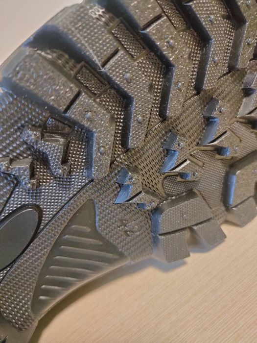 Продам зимові черевики