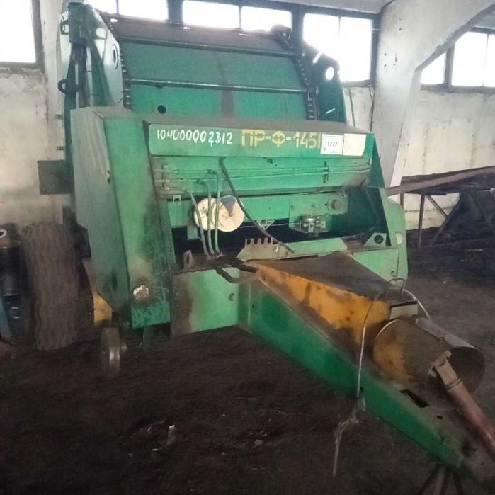 Прес-підборщик рулонний