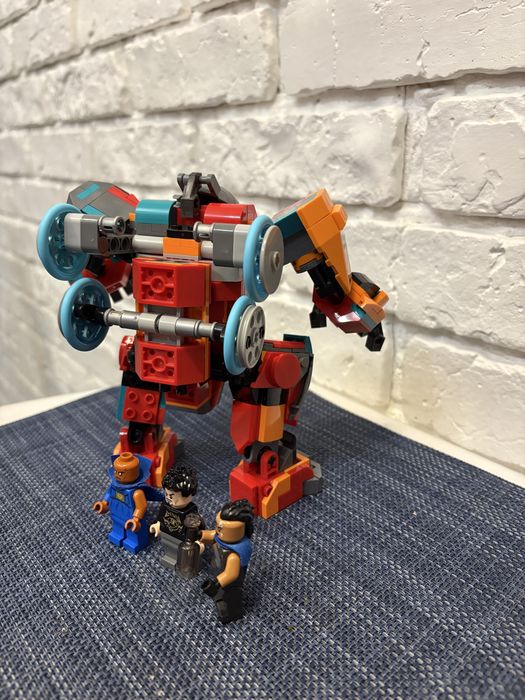 LEGO Marvel 76194 Залізна Людина Тоні Старка на Сакаарі