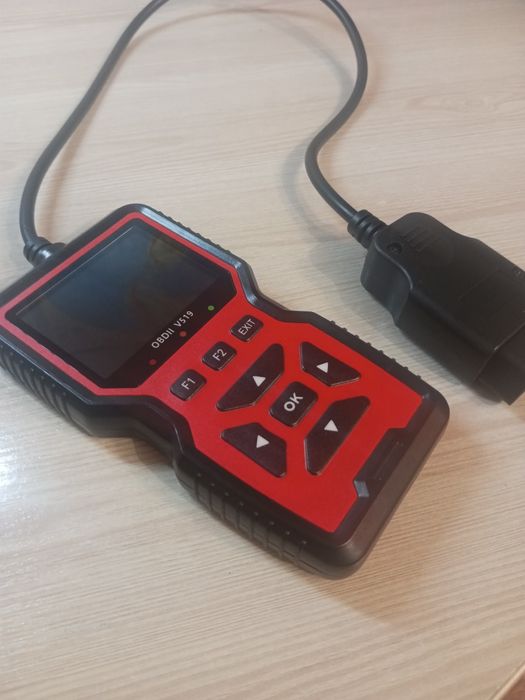 Продам автосканер OBD2 V519