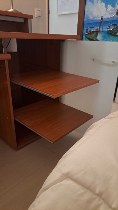 Secretária com arrumação