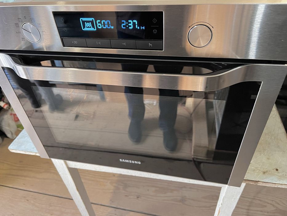 Духовка з свч Samsung ( Малайзія)
