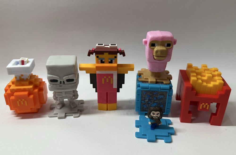 Набір колекційних іграшки mcdonalds minecraft