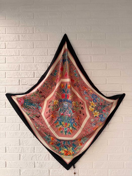 Платок шовковий на сезон 2026 Квіти 90/90см рожевий