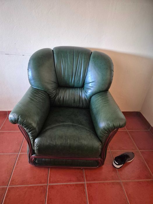 Sofas de pele em bom estado