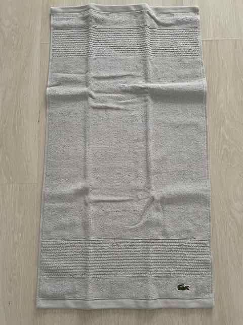 Lacoste - zestaw ręczników łazienkowych z USA.