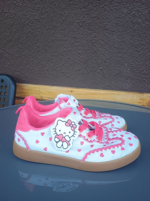 Sneakersy Hello Kitty rozm 29