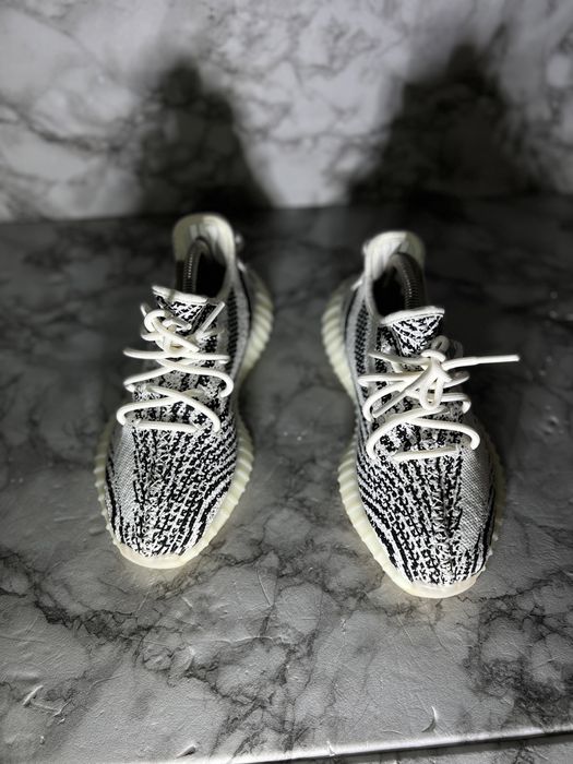 Кроссовки adidas Yeezy boost оригинал размер 38 24,5 см