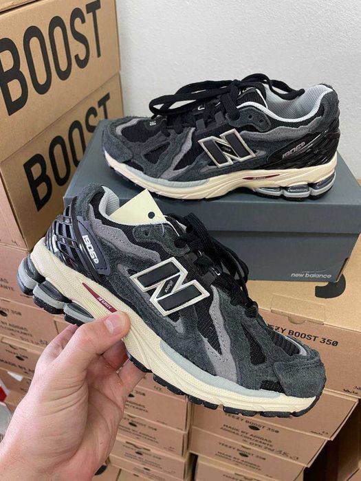 Мужские кроссовки New Balance 1906D Black Protection Pack Premium.
