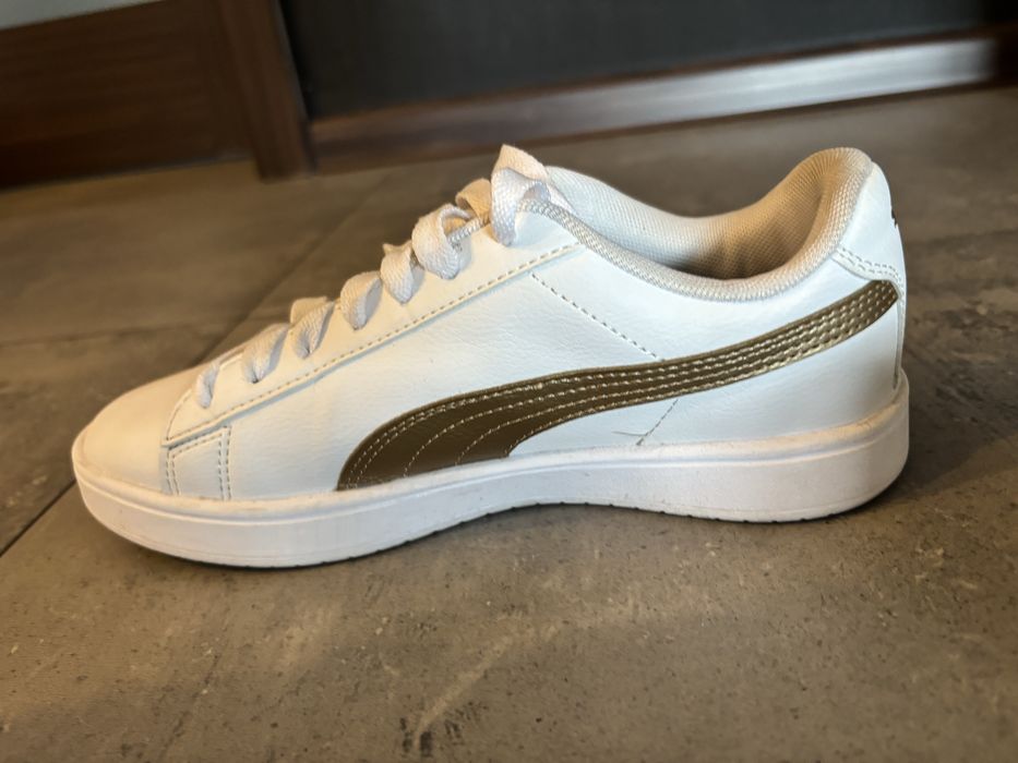 Buty pumy kolor zloty