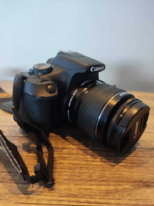 Kit Máquina fotográfica Canon 2000D