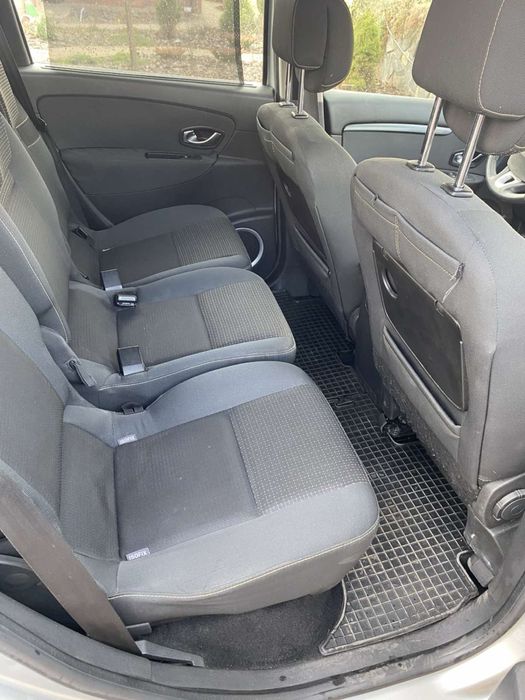 Продам машину renault scenic