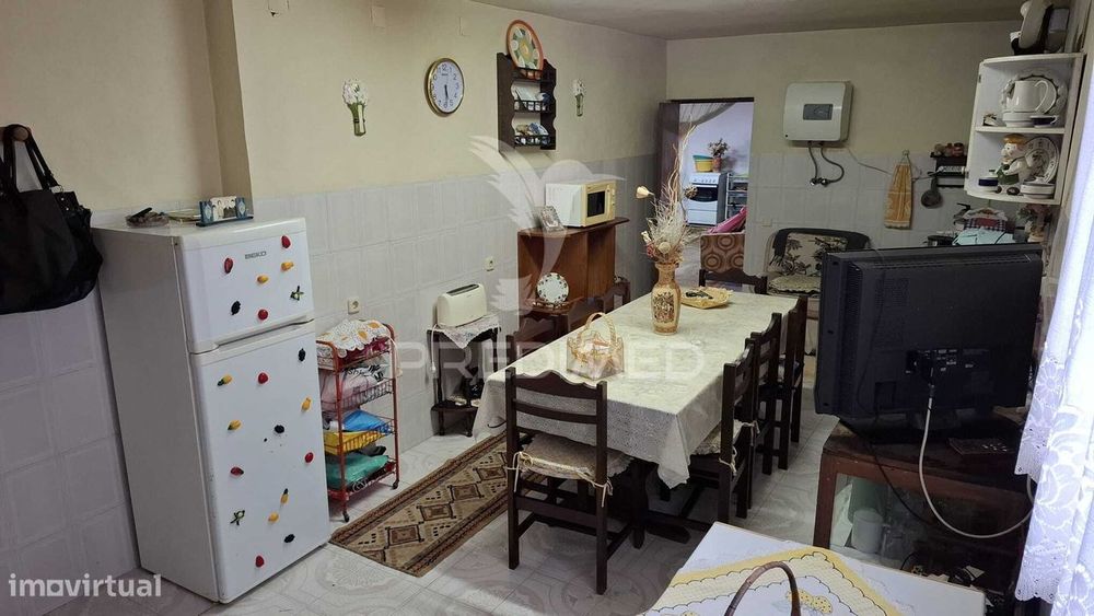 Moradia T1 pronta a Habitar com Terreno, Santos, Santarém.