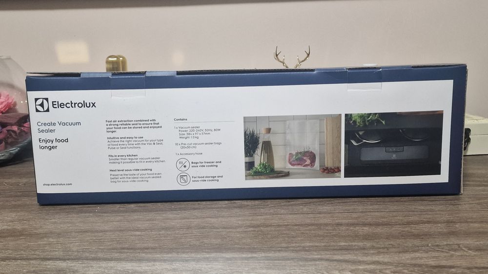 Вакуумний пакувальник Electrolux E4VS1-4AG
