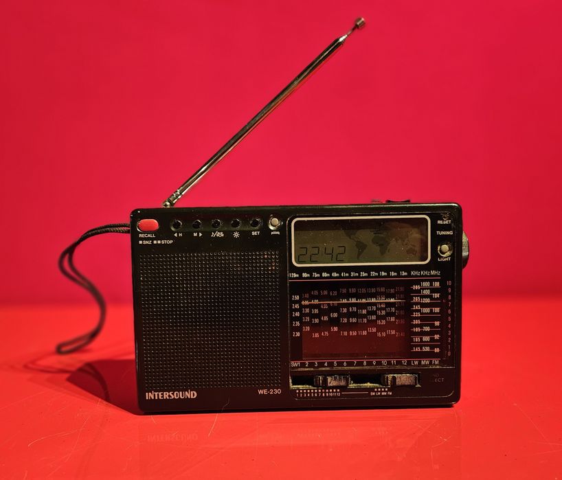 Radio globalne Intersound WE-230 z futerałem