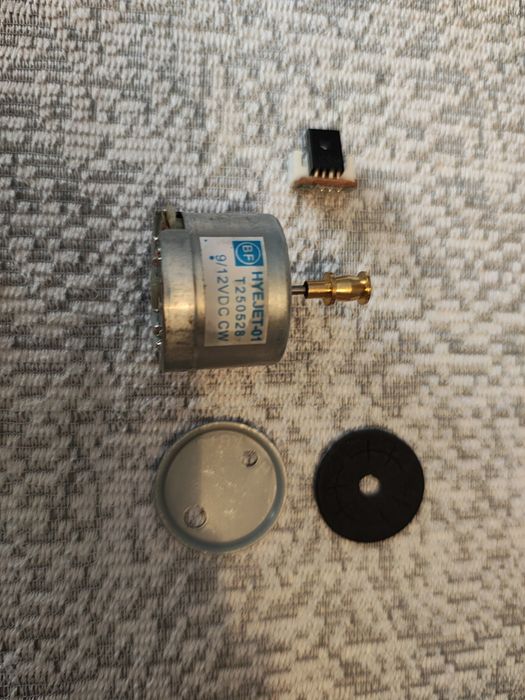 Silniczek do magnetofonu Hyejet-01 T250528 9/12V DC CW + akcesoria