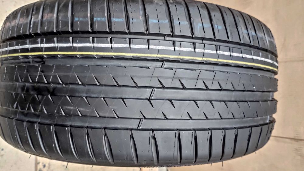 Шина одна 245/40R19. Michelin Pilot Sport-4.