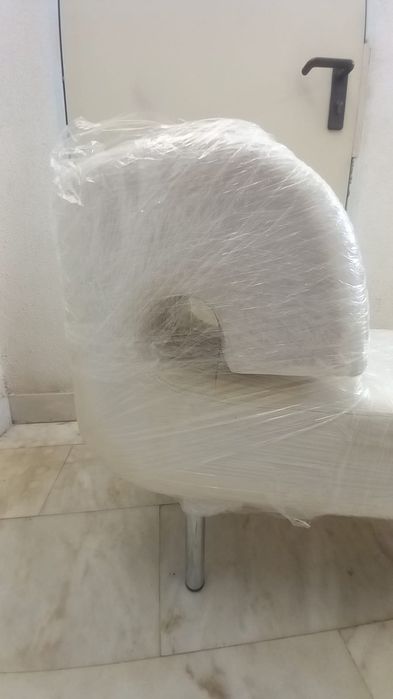 Chaise longue na cor branca