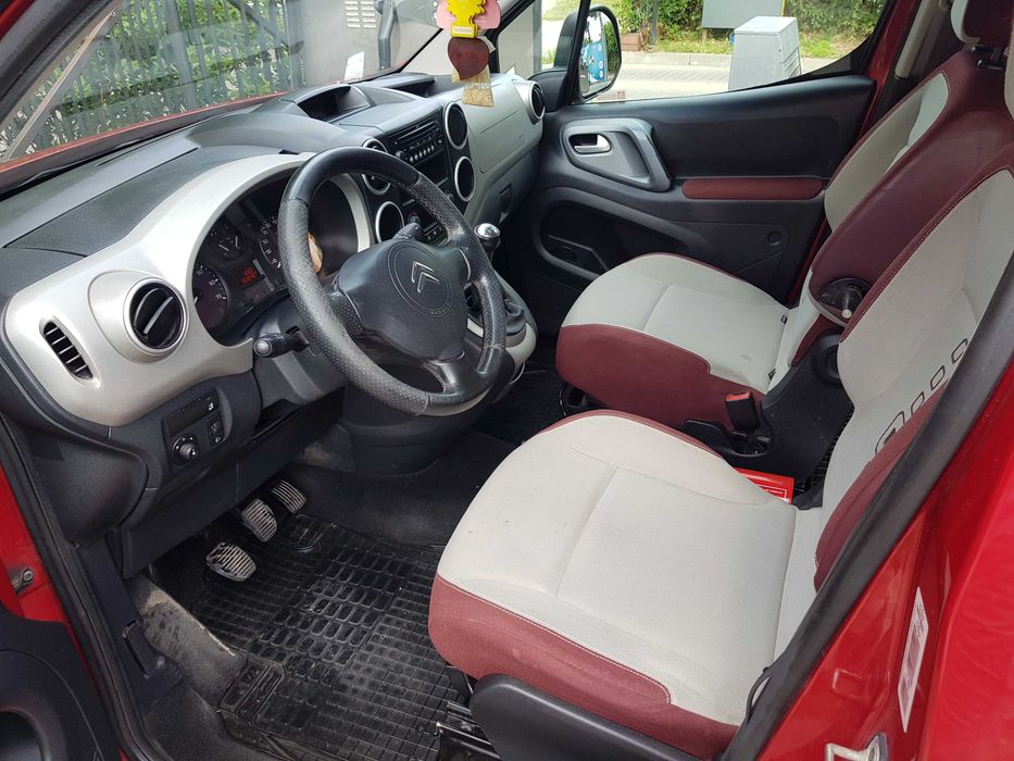 Sprzedam Berlingo z uszkodzonym silnikiem