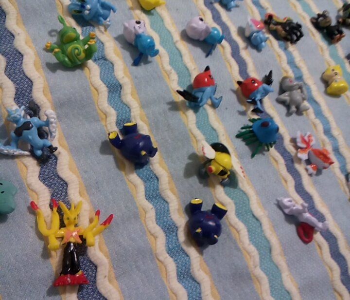 Pokémon figuras pequenas