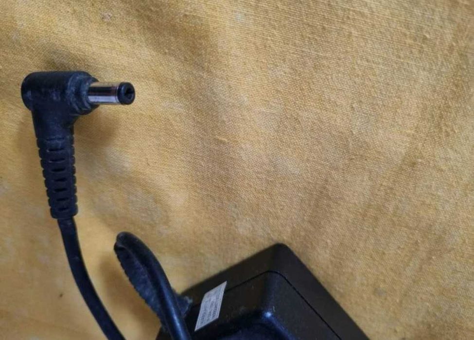 Carregador Para Portátil 19 Volts 4.74A