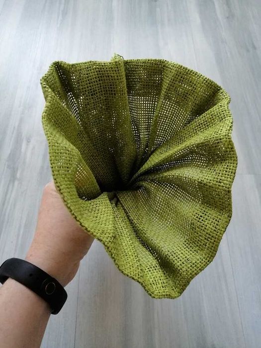 Zielony materiał do przygotowania bukietu. Do kwiatów, lizaków, itd.