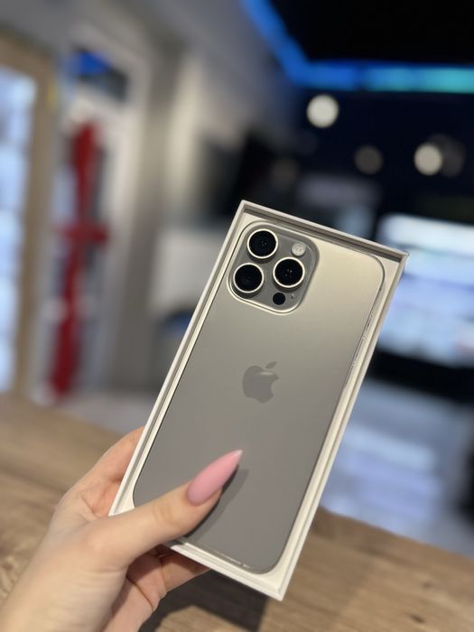 Used iPhone 15 Pro Max 256gb Natural