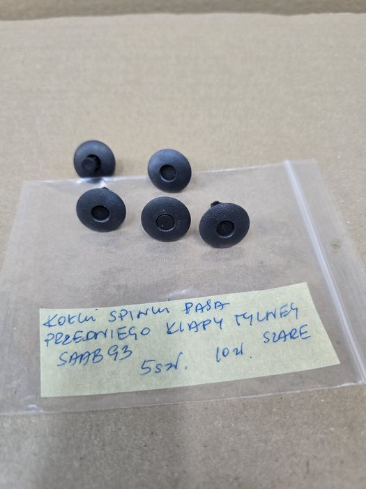 Kołki kołek spinki pasa przedniego , tylnej klapy Saab 93  SZARE