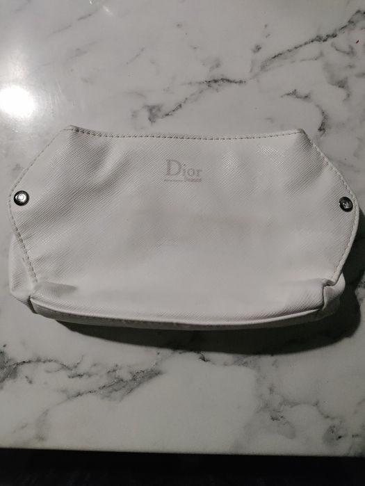 Продам косметичку Діор ориг