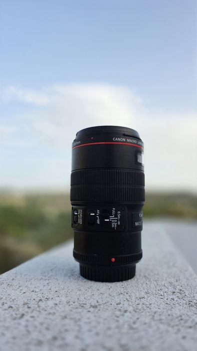 Canon ef 100mm f2.8 is usm macro