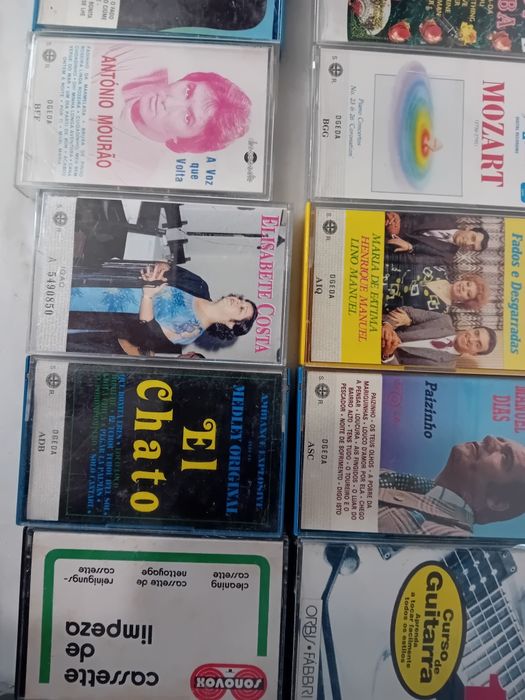 Conjunto de 37 Cassetes de Música Portuguesa/Outras