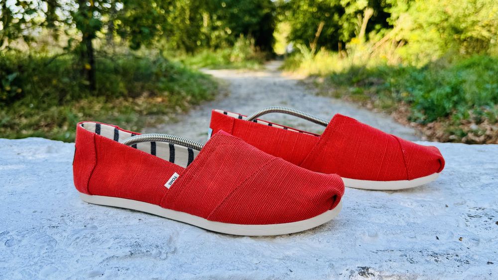 Красиві мокасіни TOMS Red Alpargata