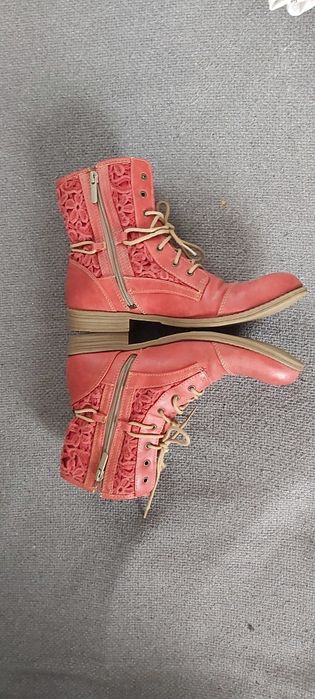 Buty ażurowe Mustang 39 25 cm