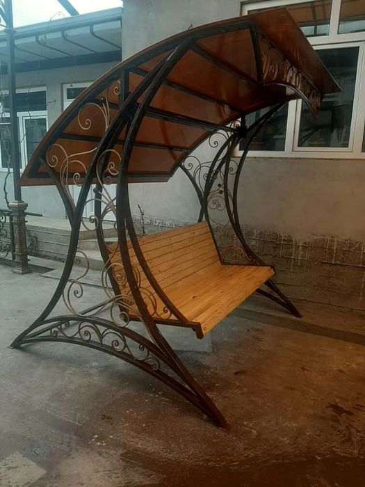 Садові гойдалки.