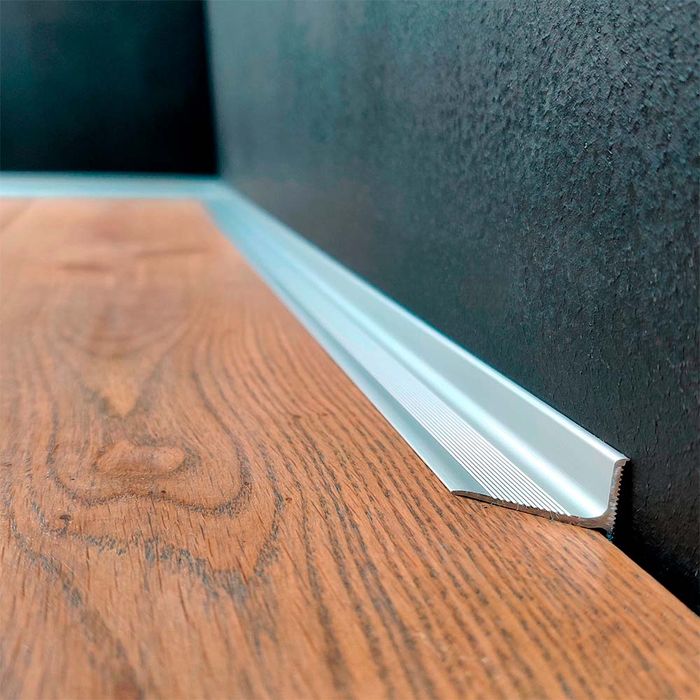 Алюмінієвий плінтус 30/40/60/80/100мм 150грн/м/пог.