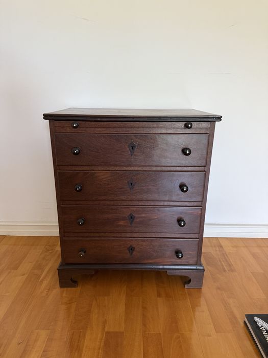 Contador de madeira para sala