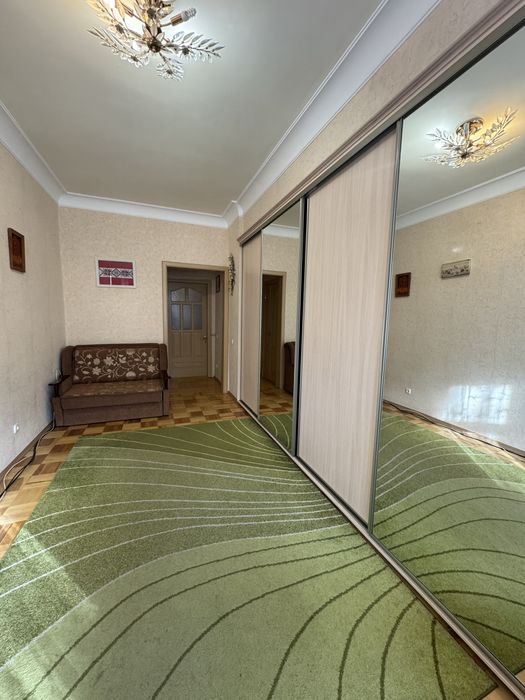 Оренда трикімнатної квартири в центрі міста