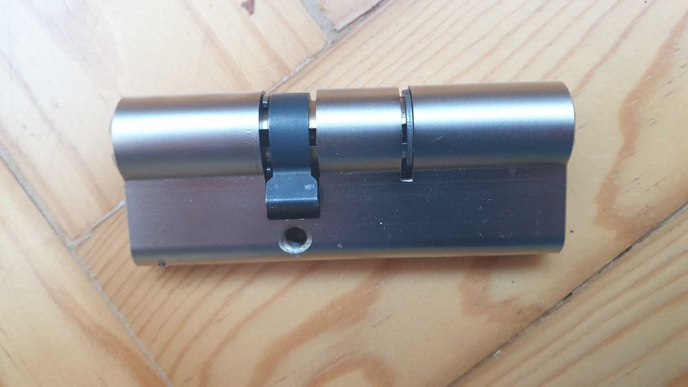 Cilindro Mul-T-Lock MTL400 como novo + 5 chaves e cartão de segurança