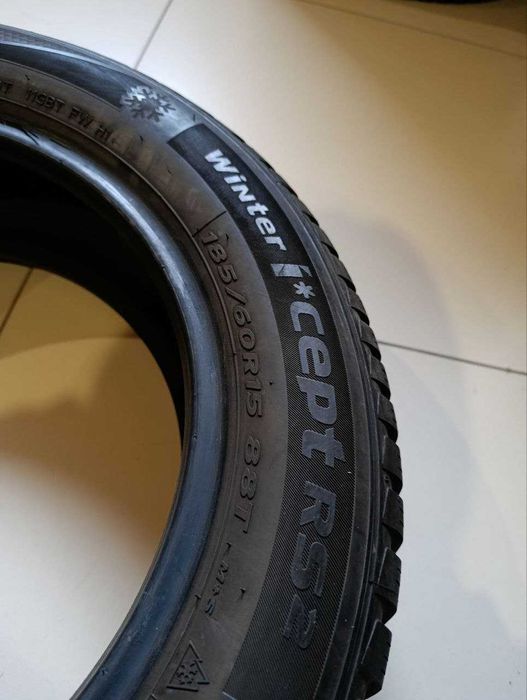 Пара шин б/у 185/60R15 88T Hankook Winter I*cept RS2
