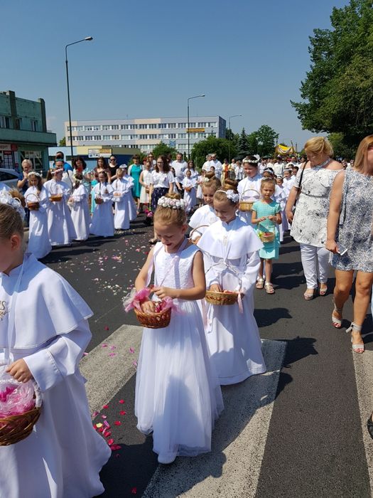 Suknia komunijna